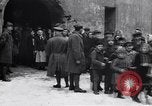 Standbild Menschen von Prag Prag Tschechoslowakei, 1919, aus Sekunde 26 historischem Filmmaterial Videoclip 65675039655