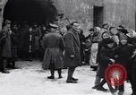 Standbild Menschen von Prag Prag Tschechoslowakei, 1919, aus Sekunde 31 historischem Filmmaterial Videoclip 65675039655
