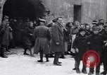 Standbild Menschen von Prag Prag Tschechoslowakei, 1919, aus Sekunde 32 historischem Filmmaterial Videoclip 65675039655