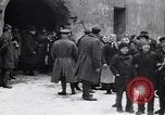 Standbild Menschen von Prag Prag Tschechoslowakei, 1919, aus Sekunde 33 historischem Filmmaterial Videoclip 65675039655