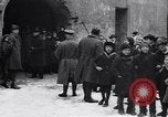 Standbild Menschen von Prag Prag Tschechoslowakei, 1919, aus Sekunde 34 historischem Filmmaterial Videoclip 65675039655