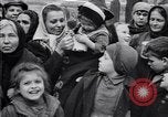 Standbild Menschen von Prag Prag Tschechoslowakei, 1919, aus Sekunde 35 historischem Filmmaterial Videoclip 65675039655