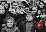 Standbild Menschen von Prag Prag Tschechoslowakei, 1919, aus Sekunde 36 historischem Filmmaterial Videoclip 65675039655