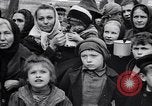 Standbild Menschen von Prag Prag Tschechoslowakei, 1919, aus Sekunde 45 historischem Filmmaterial Videoclip 65675039655