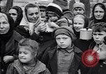 Standbild Menschen von Prag Prag Tschechoslowakei, 1919, aus Sekunde 48 historischem Filmmaterial Videoclip 65675039655