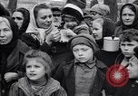 Standbild Menschen von Prag Prag Tschechoslowakei, 1919, aus Sekunde 50 historischem Filmmaterial Videoclip 65675039655