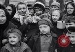 Standbild Menschen von Prag Prag Tschechoslowakei, 1919, aus Sekunde 51 historischem Filmmaterial Videoclip 65675039655