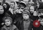 Standbild Menschen von Prag Prag Tschechoslowakei, 1919, aus Sekunde 53 historischem Filmmaterial Videoclip 65675039655
