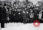 Standbild Menschen von Prag Prag Tschechoslowakei, 1919, aus Sekunde 58 historischem Filmmaterial Videoclip 65675039655