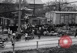 Standbild Deutsche kaufen Heizung Kohle Rationen Deutschland, 1919, aus Sekunde 28 historischem Filmmaterial Videoclip 65675039657