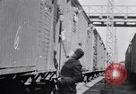 Standbild Weiße Russen bewachen Eisenbahn Sibirien Russland, 1918, aus Sekunde 40 historischem Filmmaterial Videoclip 65675039660