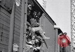 Standbild Weiße Russen bewachen Eisenbahn Sibirien Russland, 1918, aus Sekunde 60 historischem Filmmaterial Videoclip 65675039660