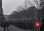 Standbild Die französischen Truppen nach Hause am Ende des Ersten Weltkrieg Dortmund Deutschland, 1918, aus Sekunde 22 historischem Filmmaterial Videoclip 65675039662