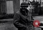 Standbild 6 United States Army Personal Strasburg Deutschland, 1944, aus Sekunde 16 historischem Filmmaterial Videoclip 65675039705