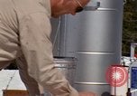 Standbild Techniker installieren Regenmesser Olympia Washington USA, 1966, aus Sekunde 17 historischem Filmmaterial Videoclip 65675039729