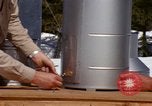 Standbild Techniker installieren Regenmesser Olympia Washington USA, 1966, aus Sekunde 36 historischem Filmmaterial Videoclip 65675039729