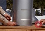 Standbild Techniker installieren Regenmesser Olympia Washington USA, 1966, aus Sekunde 38 historischem Filmmaterial Videoclip 65675039729