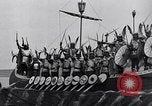 Standbild Up Helly AA Festival von 1935 Lerwick Shetland Inseln Schottland, 1935, aus Sekunde 28 historischem Filmmaterial Videoclip 65675039746