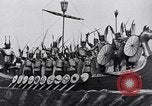 Standbild Up Helly AA Festival von 1935 Lerwick Shetland Inseln Schottland, 1935, aus Sekunde 29 historischem Filmmaterial Videoclip 65675039746