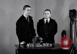 Standbild Jungen entdecken Goldmünzen Baltimore Maryland USA, 1935, aus Sekunde 13 historischem Filmmaterial Videoclip 65675039748