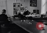 Standbild WMCA radio Operationen New York United States USA, 1951, aus Sekunde 14 historischem Filmmaterial Videoclip 65675039751