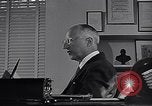 Standbild WMCA radio Operationen New York United States USA, 1951, aus Sekunde 19 historischem Filmmaterial Videoclip 65675039751