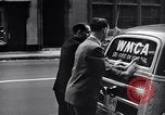 Standbild Das WMCA Radio Station Aufnahme New York City USA, 1951, aus Sekunde 12 historischem Filmmaterial Videoclip 65675039752