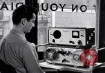 Standbild Das WMCA Radio Station Aufnahme New York City USA, 1951, aus Sekunde 57 historischem Filmmaterial Videoclip 65675039752