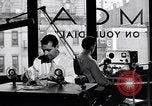 Standbild Das WMCA Radio Station Aufnahme New York City USA, 1951, aus Sekunde 61 historischem Filmmaterial Videoclip 65675039752