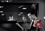 Image WMCA radio et Times Square New York City USA, 1951, de la seconde 29 séquences d'archives historiques vidéo 65675039754