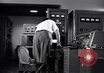Image WMCA radio et Times Square New York City USA, 1951, de la seconde 60 séquences d'archives historiques vidéo 65675039754