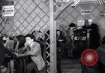 Image Les garçons et les filles de l'alcool potable New York City USA, 1943, de la seconde 1 séquences d'archives historiques vidéo 65675039757