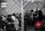 Image Les garçons et les filles de l'alcool potable New York City USA, 1943, de la seconde 3 séquences d'archives historiques vidéo 65675039757
