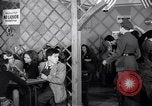 Image Les garçons et les filles de l'alcool potable New York City USA, 1943, de la seconde 6 séquences d'archives historiques vidéo 65675039757