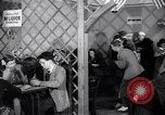 Image Les garçons et les filles de l'alcool potable New York City USA, 1943, de la seconde 10 séquences d'archives historiques vidéo 65675039757