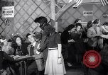 Image Les garçons et les filles de l'alcool potable New York City USA, 1943, de la seconde 25 séquences d'archives historiques vidéo 65675039757
