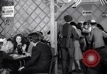 Image Les garçons et les filles de l'alcool potable New York City USA, 1943, de la seconde 53 séquences d'archives historiques vidéo 65675039757