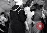 Image Les jeunes couples danser en club au cours de l' ère Seconde Guerre Mondiale New York City USA, 1943, de la seconde 15 séquences d'archives historiques vidéo 65675039758