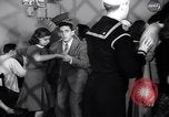 Image Les jeunes couples danser en club au cours de l' ère Seconde Guerre Mondiale New York City USA, 1943, de la seconde 16 séquences d'archives historiques vidéo 65675039758
