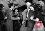 Image Les jeunes couples danser en club au cours de l' ère Seconde Guerre Mondiale New York City USA, 1943, de la seconde 22 séquences d'archives historiques vidéo 65675039758