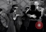 Image Les jeunes couples danser en club au cours de l' ère Seconde Guerre Mondiale New York City USA, 1943, de la seconde 39 séquences d'archives historiques vidéo 65675039758