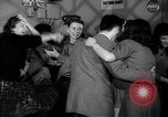 Image Les jeunes couples danser en club au cours de l' ère Seconde Guerre Mondiale New York City USA, 1943, de la seconde 52 séquences d'archives historiques vidéo 65675039758