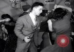 Image Les jeunes couples danser en club au cours de l' ère Seconde Guerre Mondiale New York City USA, 1943, de la seconde 54 séquences d'archives historiques vidéo 65675039758