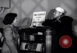 Image Les jeunes couples danser en club au cours de l' ère Seconde Guerre Mondiale New York City USA, 1943, de la seconde 57 séquences d'archives historiques vidéo 65675039758