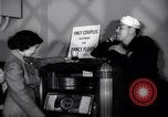 Image Les jeunes couples danser en club au cours de l' ère Seconde Guerre Mondiale New York City USA, 1943, de la seconde 59 séquences d'archives historiques vidéo 65675039758