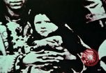 Image de familles d'immigrants en provenance de l'Europe United States USA, 1975, de la seconde 45 séquences d'archives historiques vidéo 65675039763