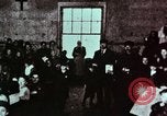 Image Souvenirs d'immigrants européens à l'Amérique United States USA, 1975, de la seconde 16 séquences d'archives historiques vidéo 65675039773