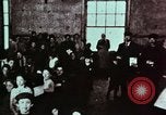 Image Souvenirs d'immigrants européens à l'Amérique United States USA, 1975, de la seconde 18 séquences d'archives historiques vidéo 65675039773