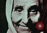 Image Les immigrants d'entrer dans l'Europe du Nord par Ellis Island vers 1910 United States USA, 1975, de la seconde 34 séquences d'archives historiques vidéo 65675039774