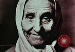 Image Les immigrants d'entrer dans l'Europe du Nord par Ellis Island vers 1910 United States USA, 1975, de la seconde 37 séquences d'archives historiques vidéo 65675039774